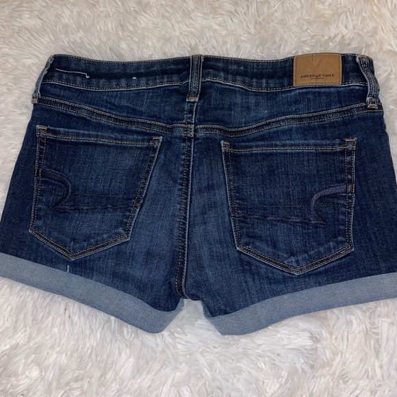 Size 8 American Eagle Jean Shorts - Picture 2 of 3